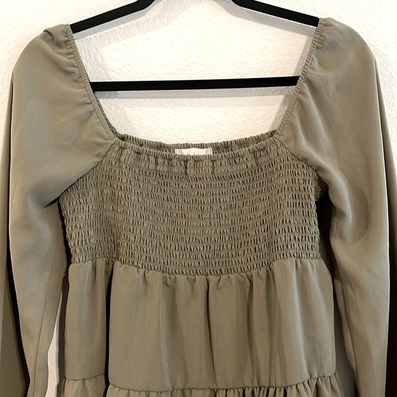 Altar’d State Women’s Peplum Top Medium Olive Green Smock Tiered Bohemian - Picture 4 of 13